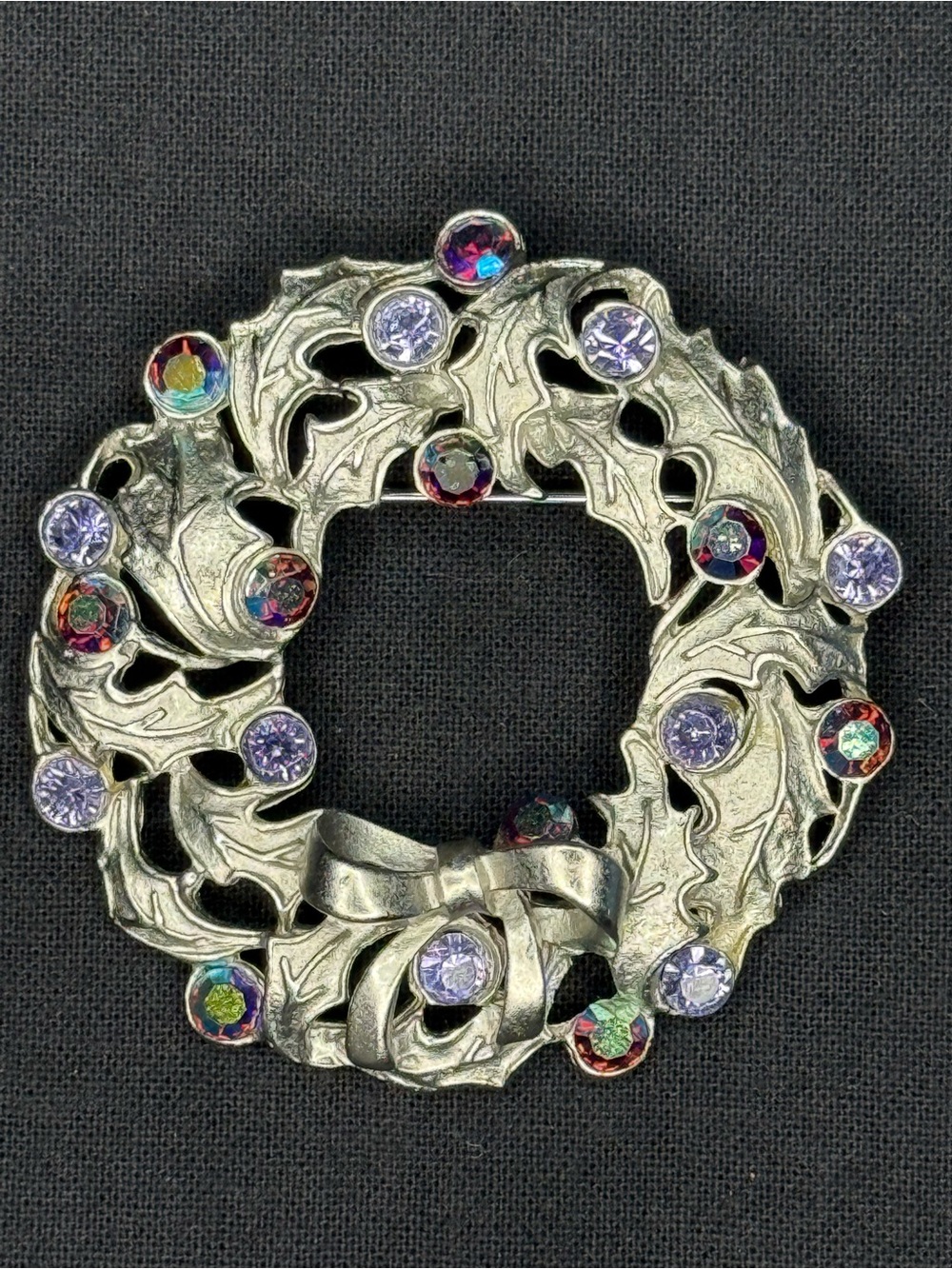 Vintage Aurora Borealis Rhinestone Wreath Brooch-Silver Starr
